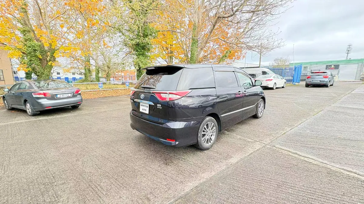Toyota Estima 2.4 hybrid 7 Seater - Image 4
