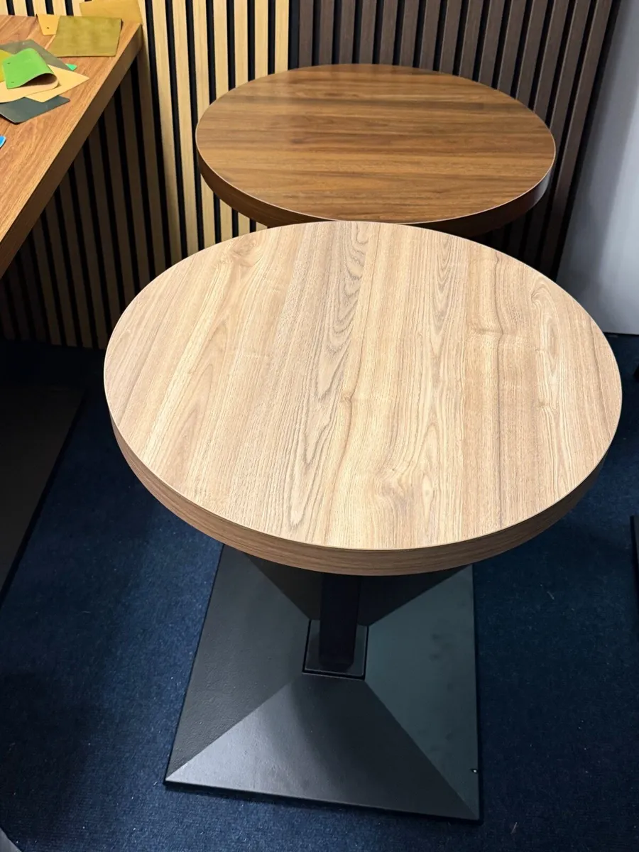 New Round Tabletops Pub & Cafe