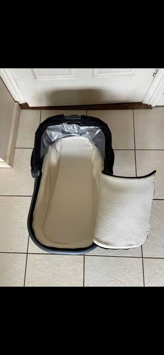 Uppababy Vista Travel System - Image 4