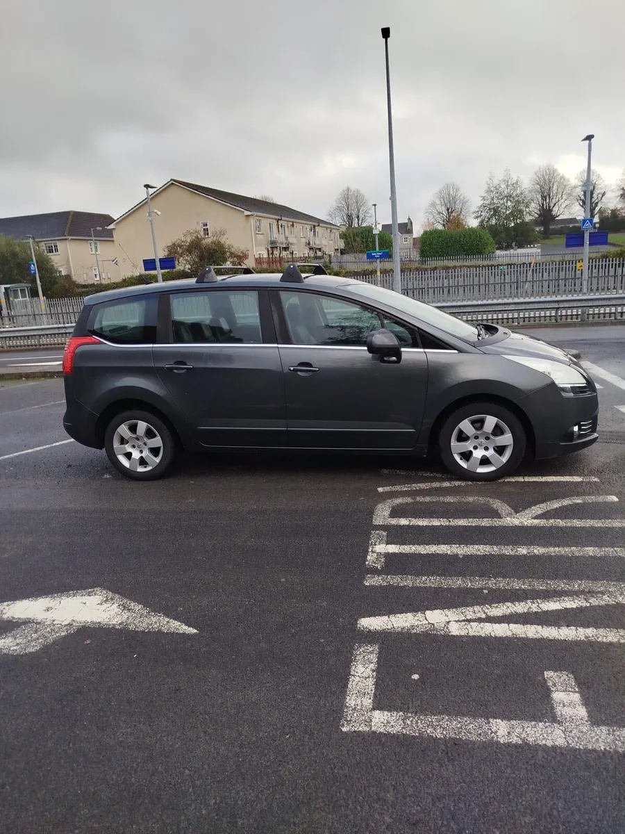 Peugeot 7 seater - Image 1