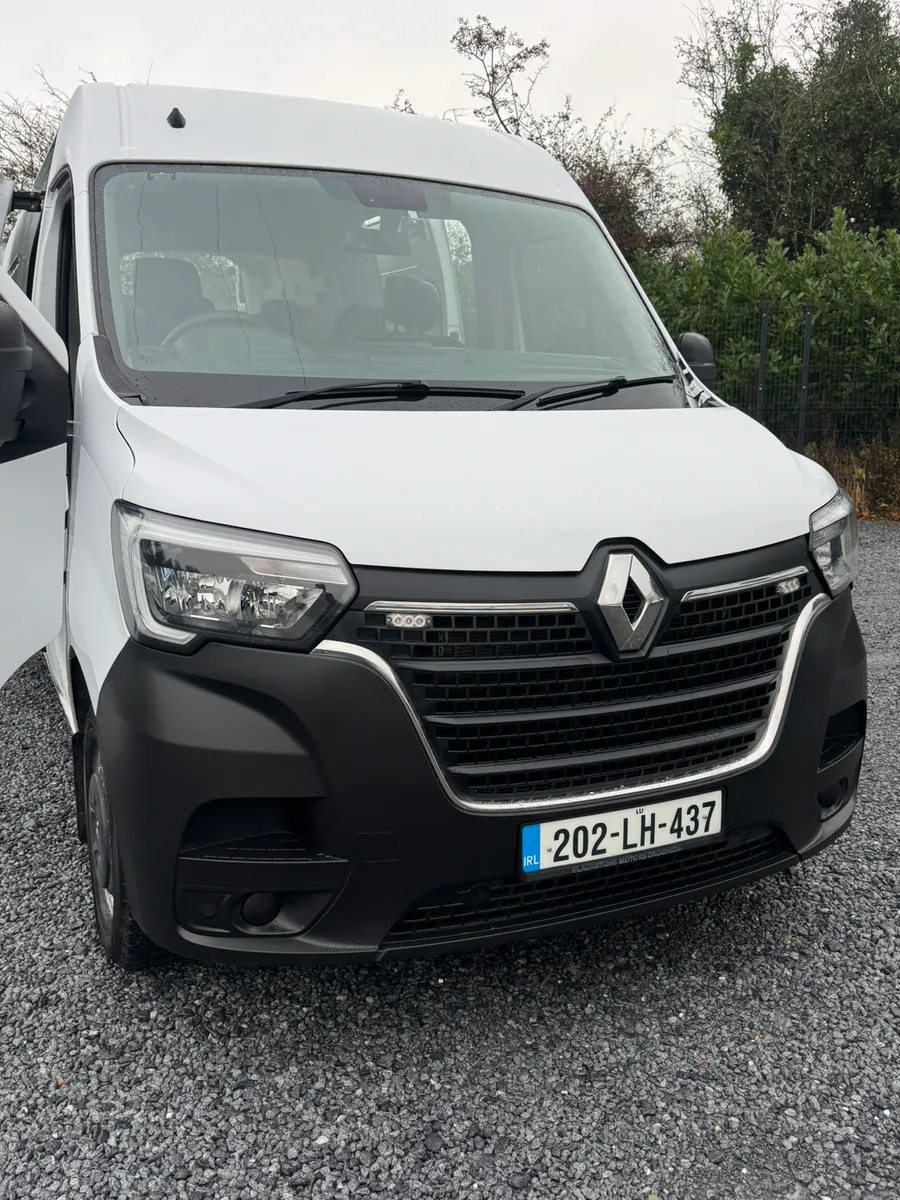 Crewcab Finance LWB Master - Image 3