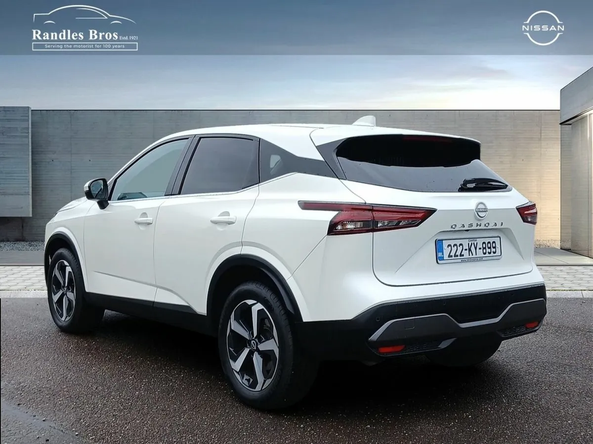 Nissan Qashqai 1.3 PET MILD HYBRID SV PREMIUM CVT - Image 4