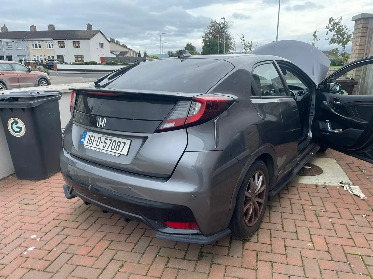 Honda Civic 2016 - Image 1