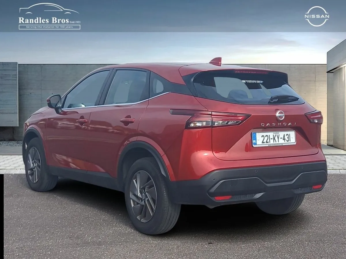 Nissan Qashqai 1.3 PET MILD HYBRID SV CVT - Image 4