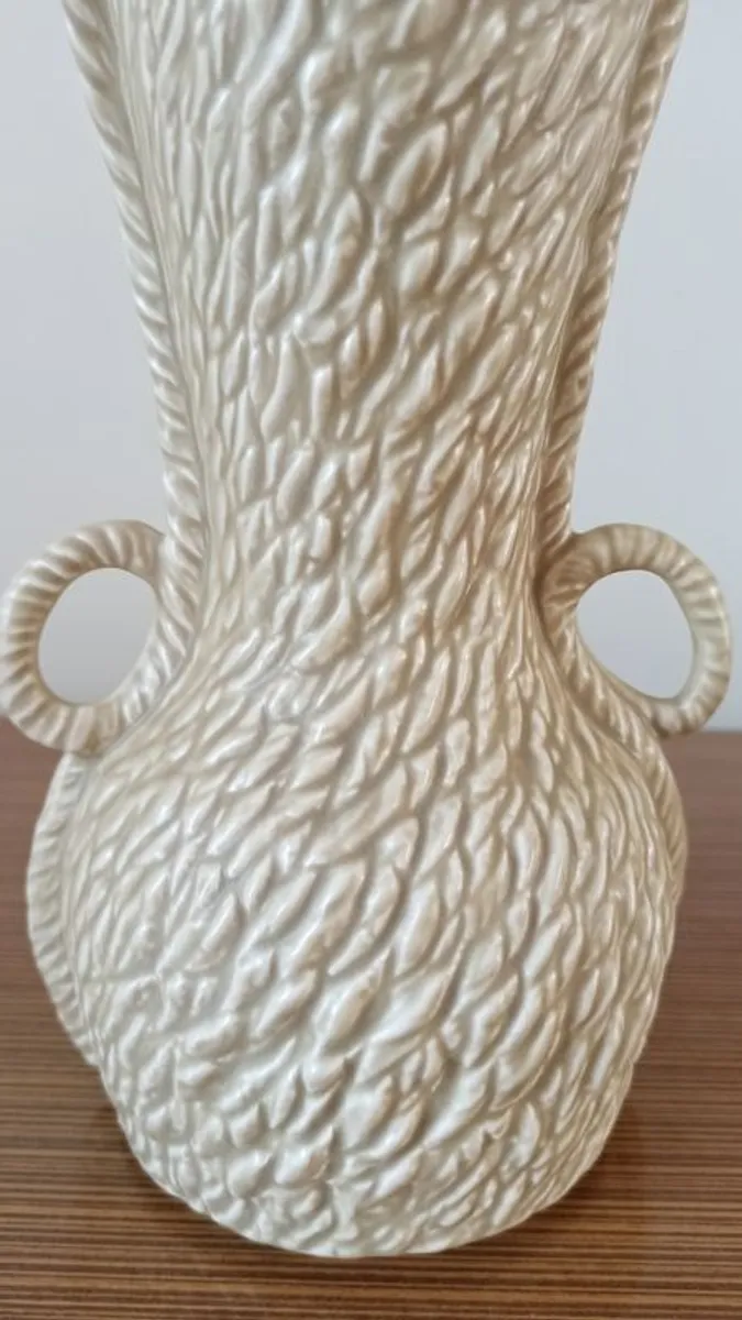 Vintage Sylvac rope handles vase  height 23cm - Image 3