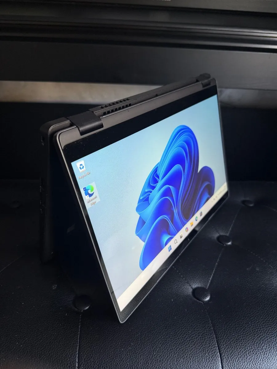 Dell Latitude 5300 2in1 Laptop i5/16GB/256SSD/FHD - Image 2