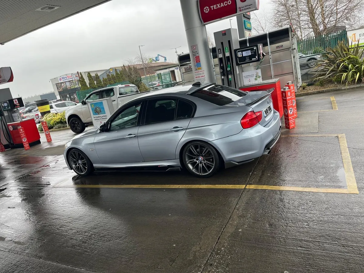 BMW 318D msport - Image 4