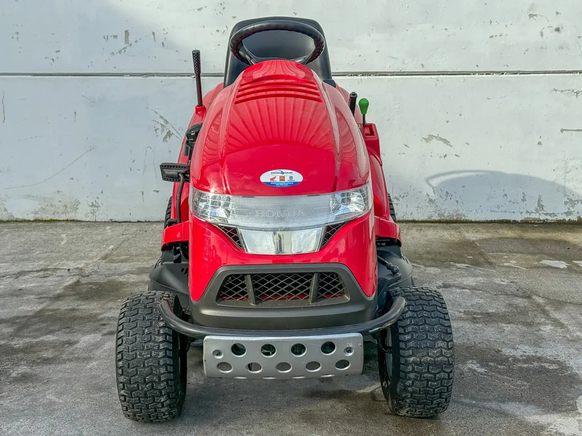 2018 Honda HF2417 Lawnmower - Image 2