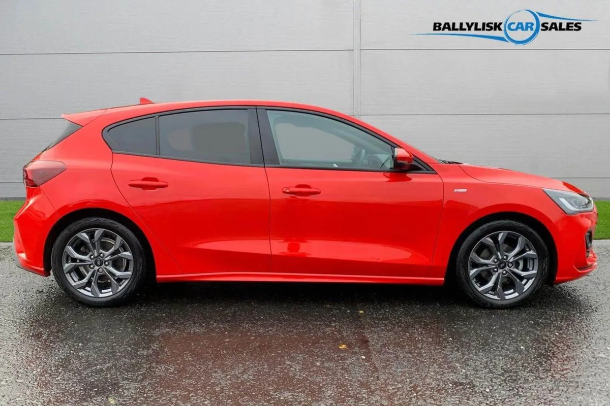 Ford Focus 1.0t 125PS St-line in Race Red With 29 - Image 3