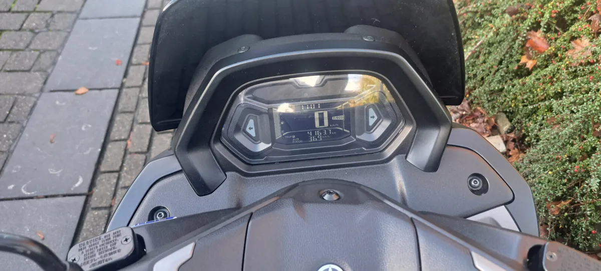 2025 Yamaha Nmax125 - Image 4