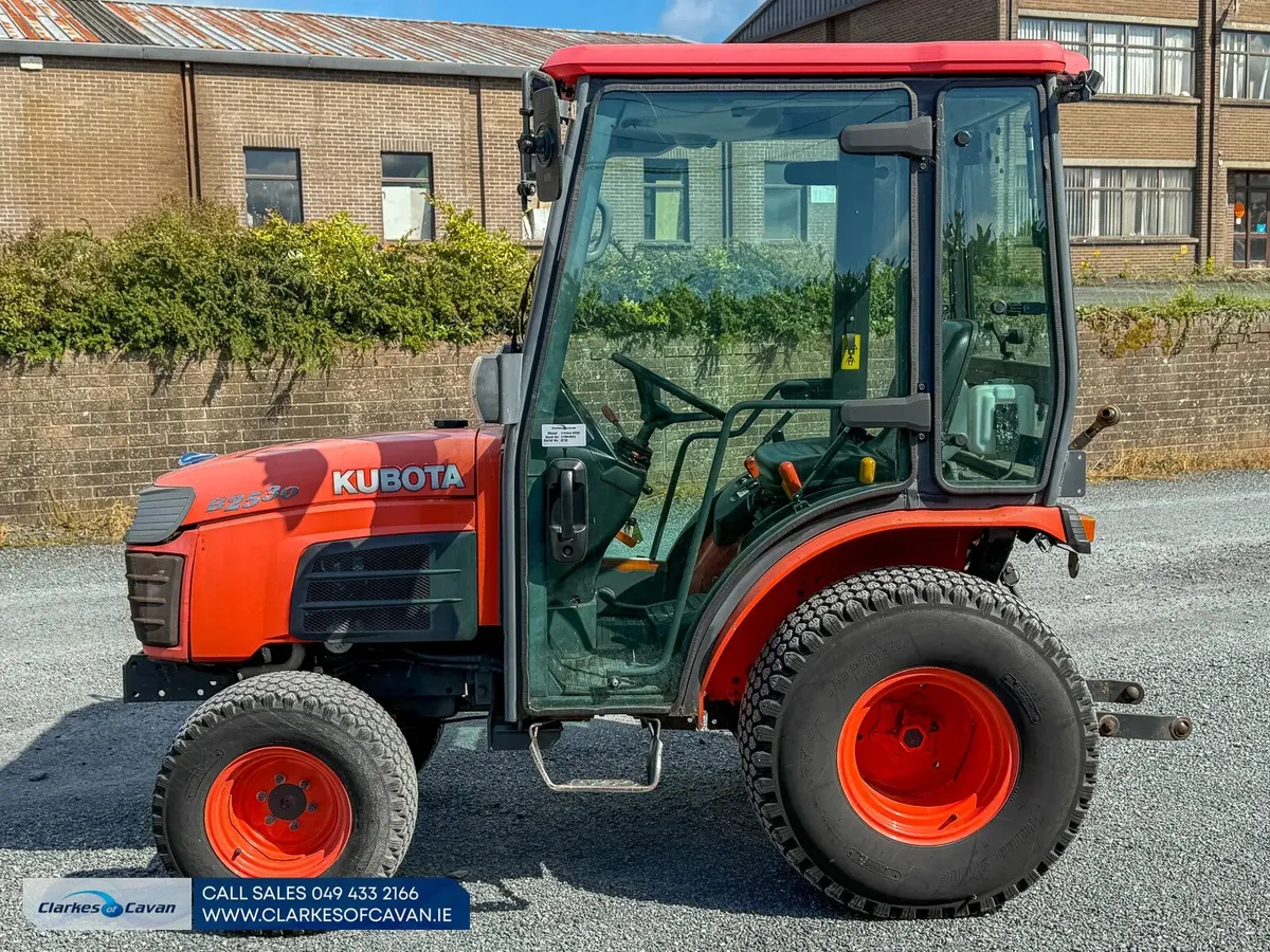 Kubota B2530 Compact Tractor - Image 3