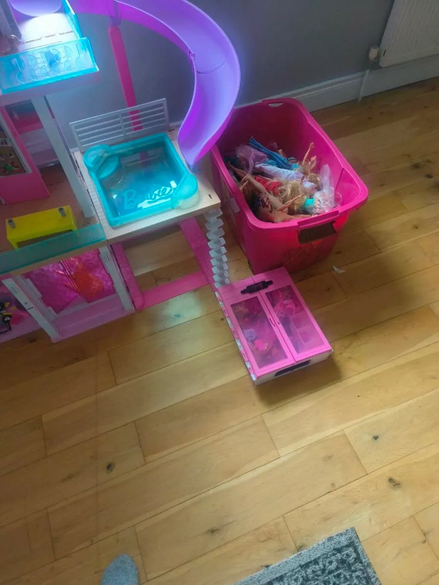 Barbie house - Image 2