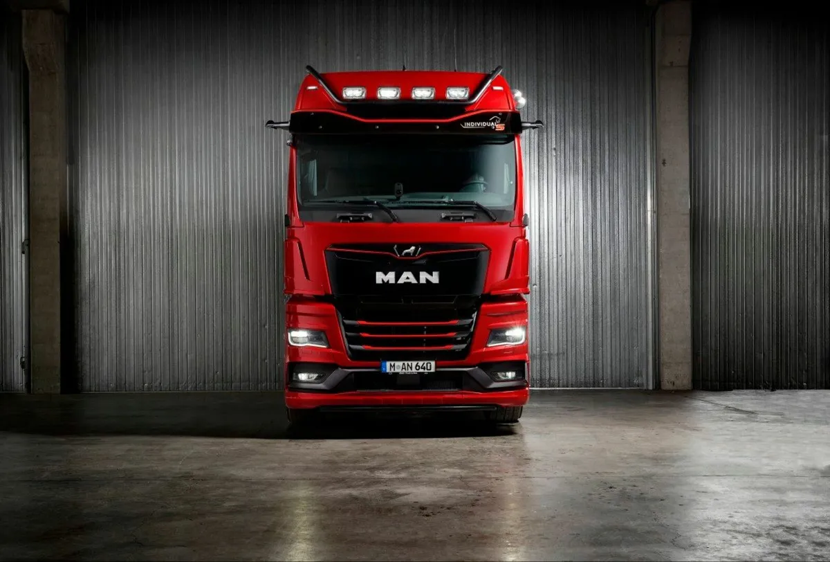 Man TGX MAN 4x2 Truck Tractor - Image 1