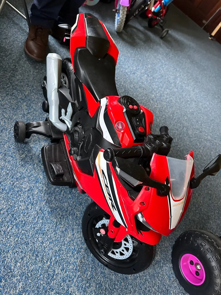 Honda CBR Motorcycle 6V Electric Ride On Red - Image 2