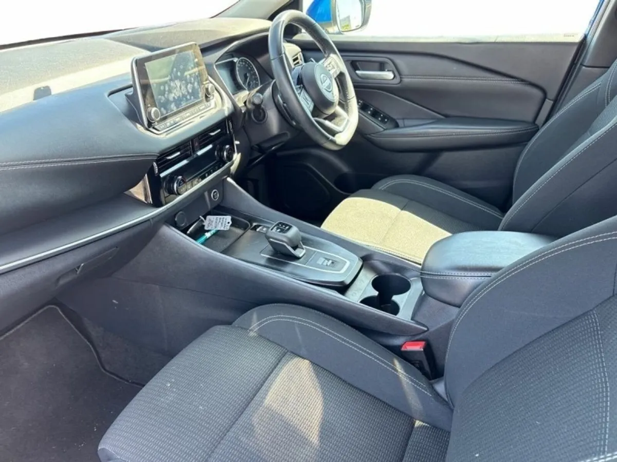 Nissan Qashqai 1.3 PET MILD HYBRID SV CVT - Image 4