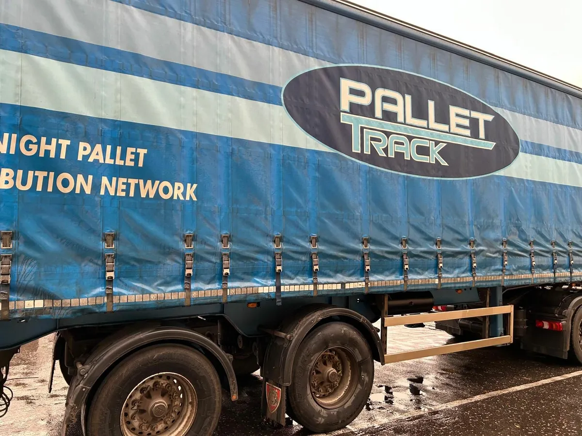 2016 Tiger Urban Curtainside - Image 1