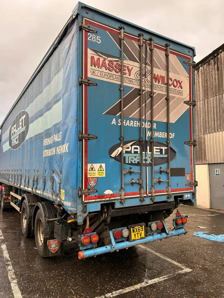 2016 Tiger Urban Curtainside - Image 2