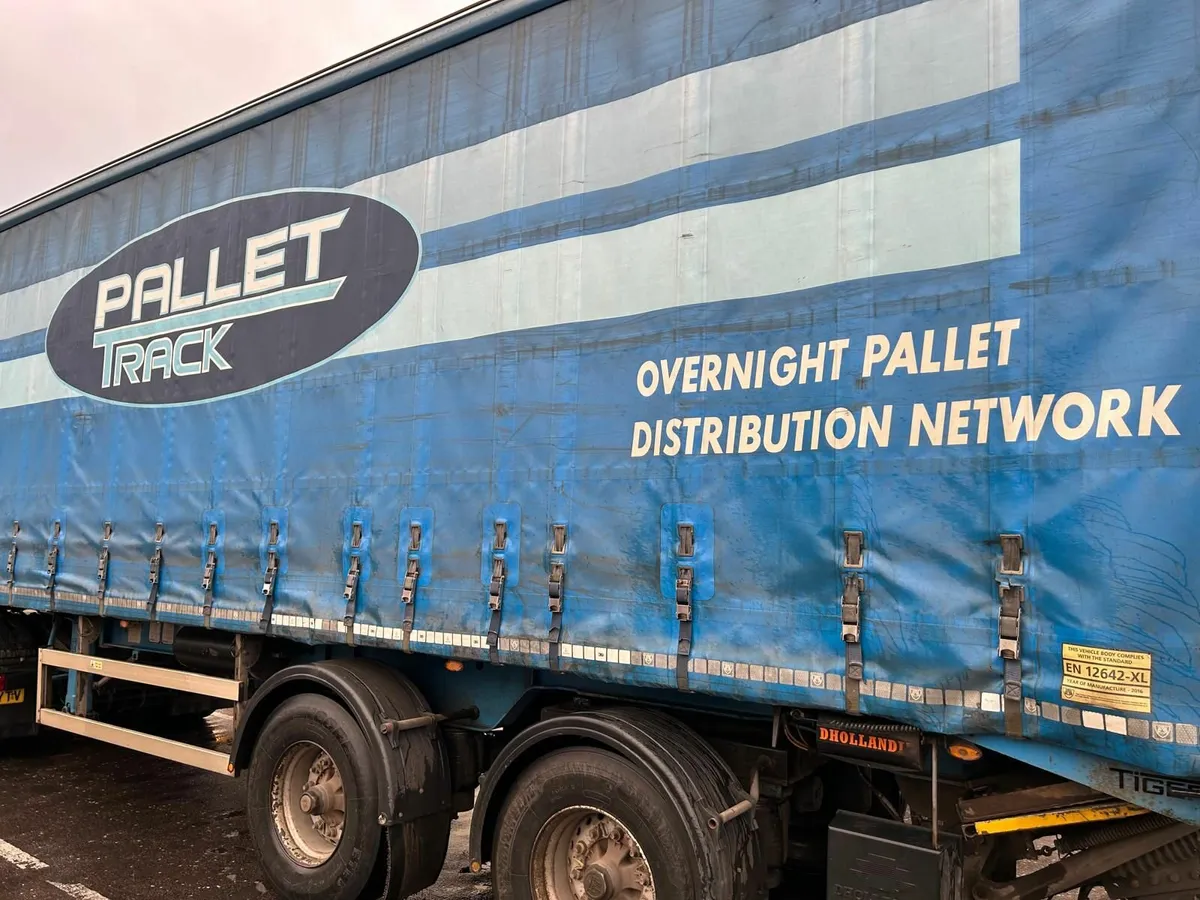 2016 Tiger Urban Curtainside - Image 4