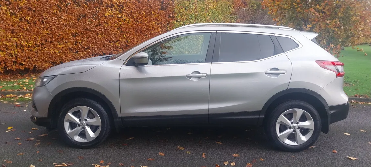 2020 Nissan Qashqai 1.3 Petrol SE Pan Roof - Image 4