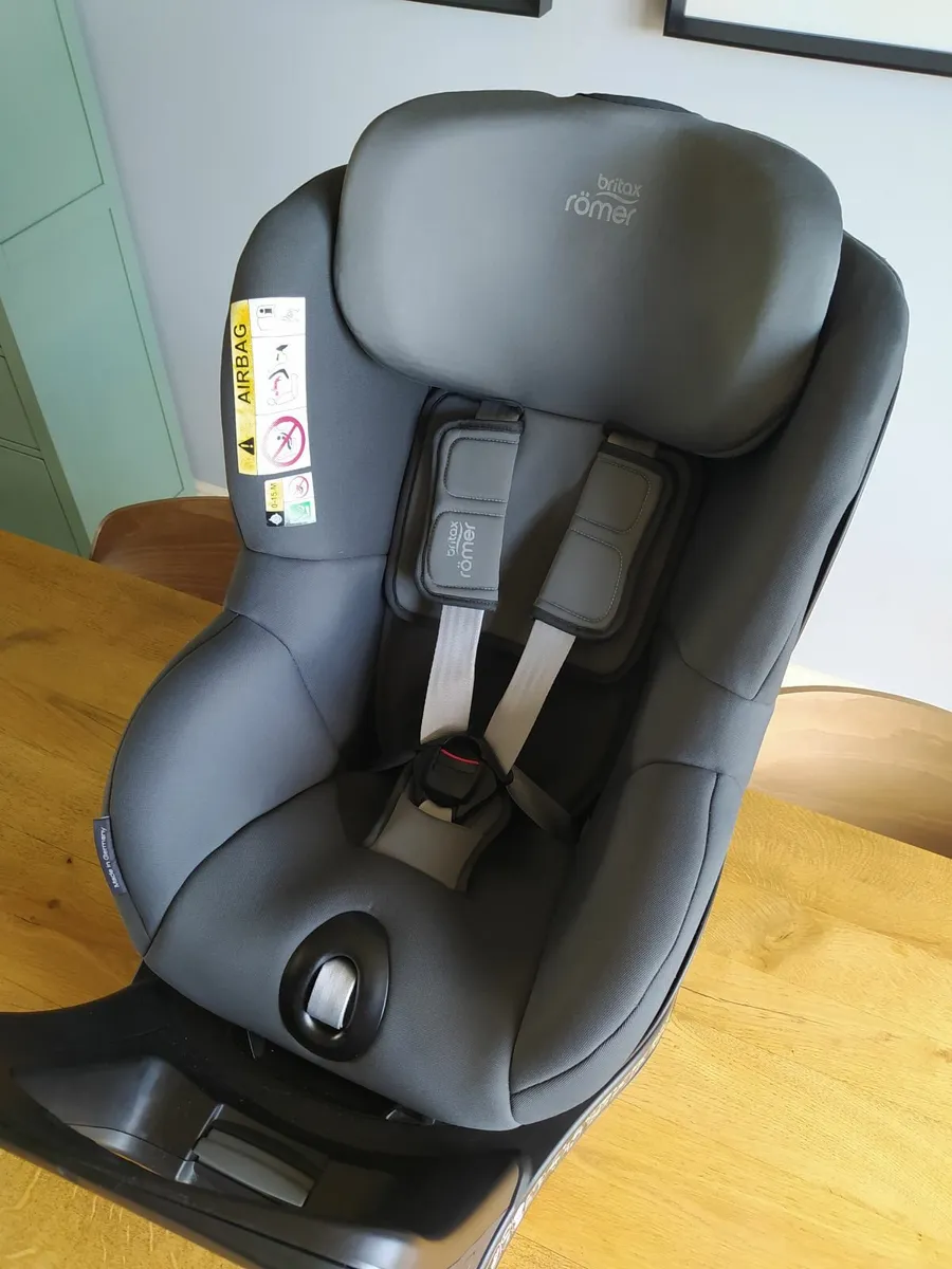 Britax Römer Romer Dualfix M i-Size car seat - Image 1