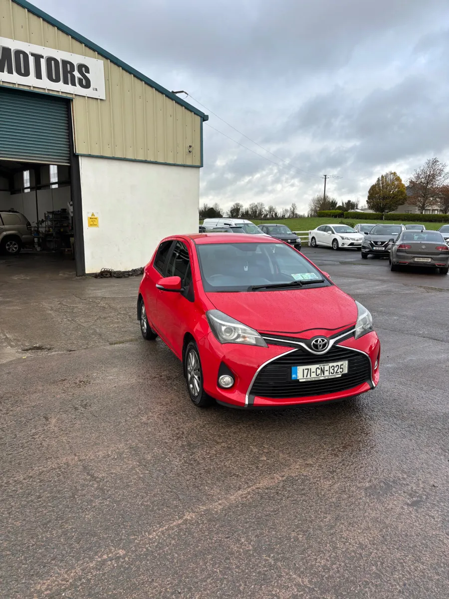 Toyota Yaris 2017 - Image 2