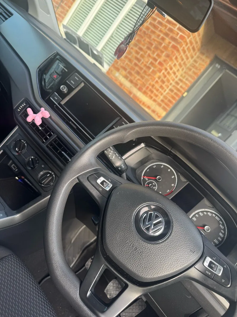 Volkswagen polo - Image 2