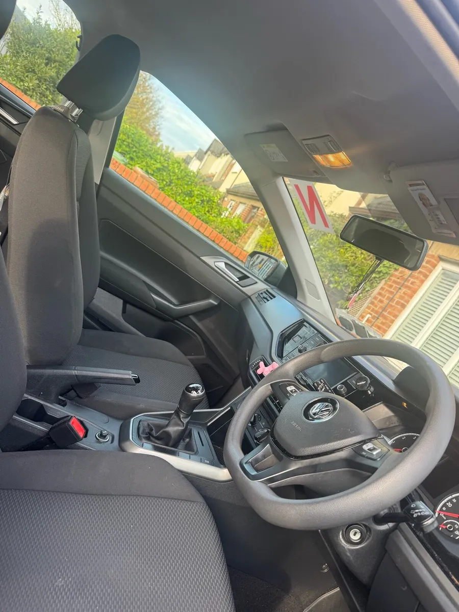 Volkswagen polo - Image 4