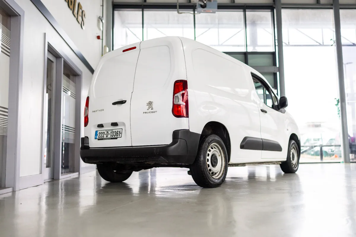 Peugeot Partner ACTIVE 1.5 BLUE HDI 10 100 6.3 2DR - Image 4