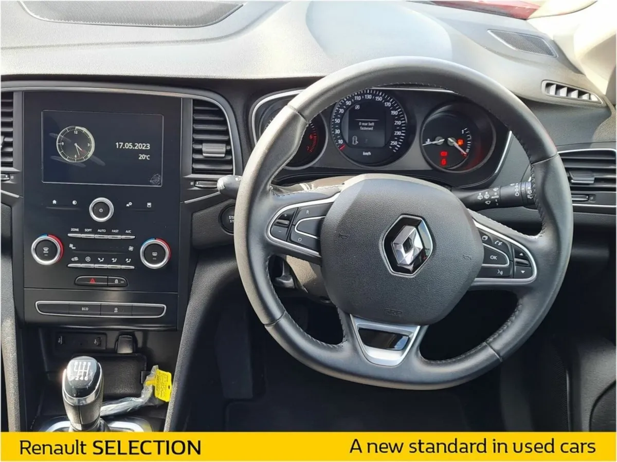 Renault Megane Play TCE 140 GPF MY18 5DR - Image 2