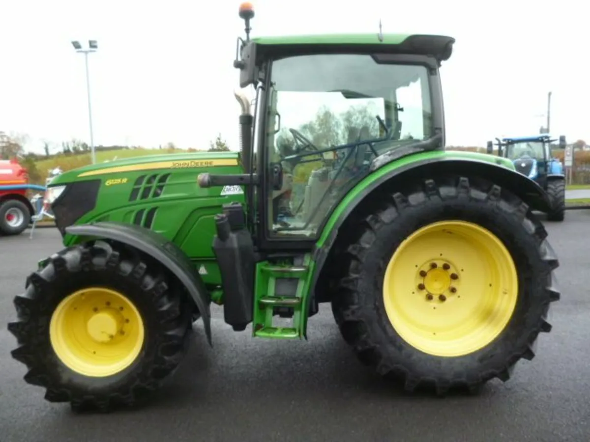 John Deere 6125R,  2015 - Image 2