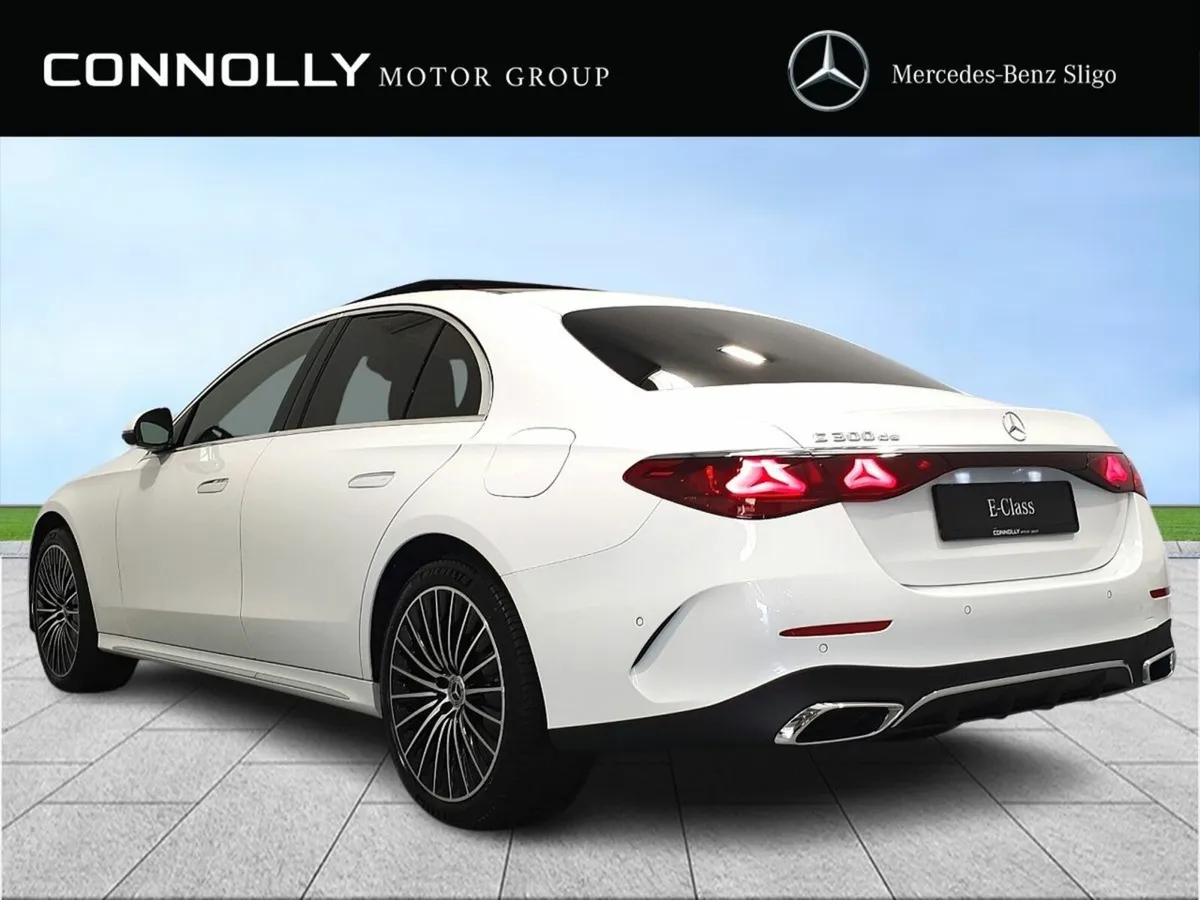 Mercedes-Benz E-Class E300 DE - Premium - Image 4