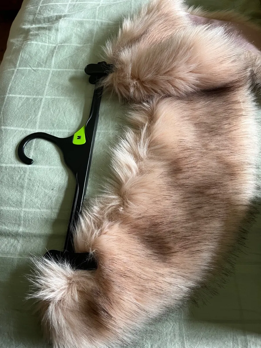 Mother of the bride outfit with accessories - Image 4