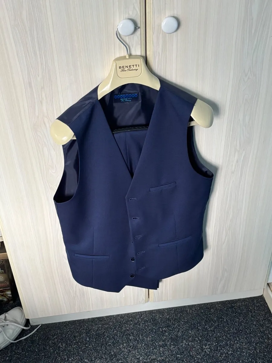 Benetti Men’s Suit - Image 3