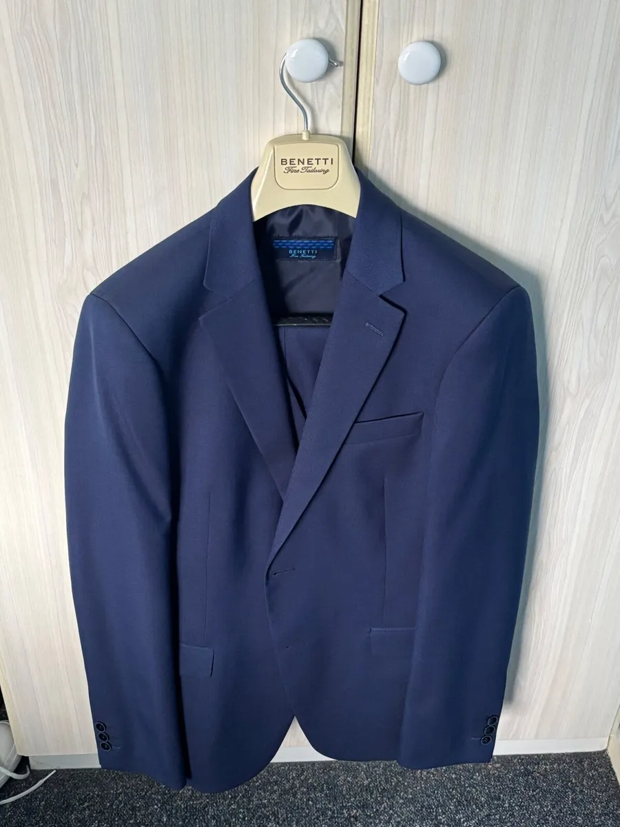 Benetti Men’s Suit - Image 1