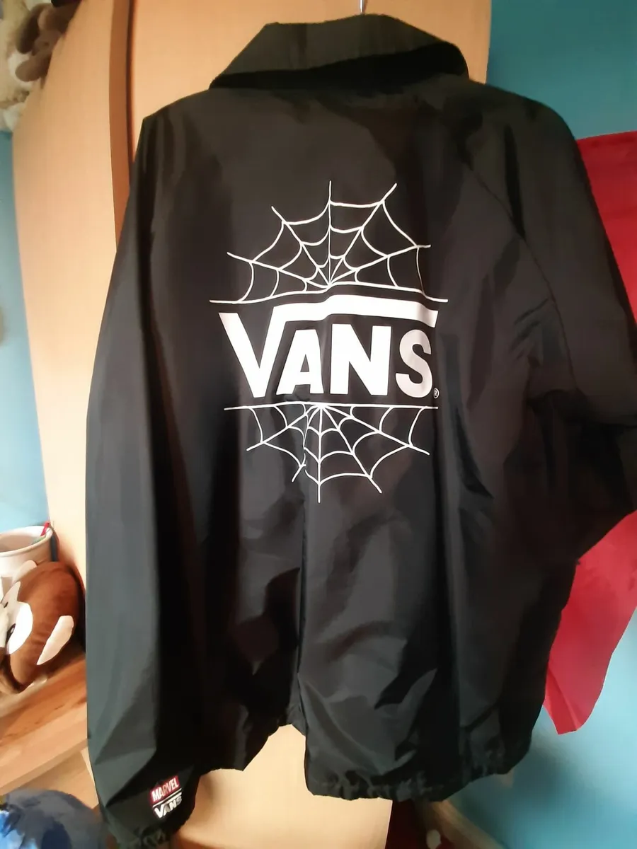 NEW WITH TAGS Vans spiderman jacket Junior XL - Image 2