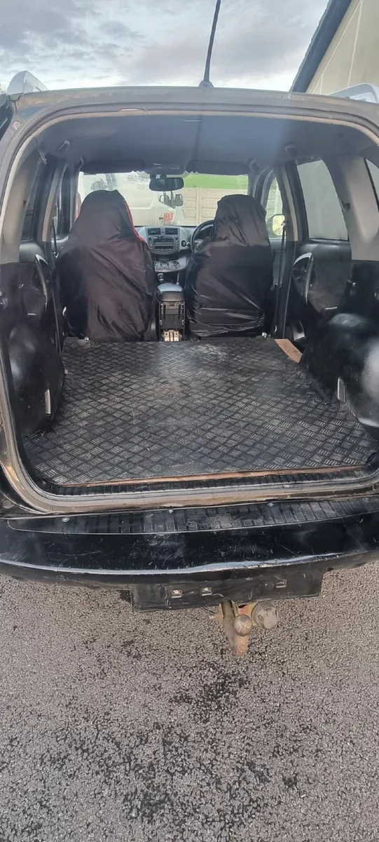 Toyota RAV4 2010 - Image 3