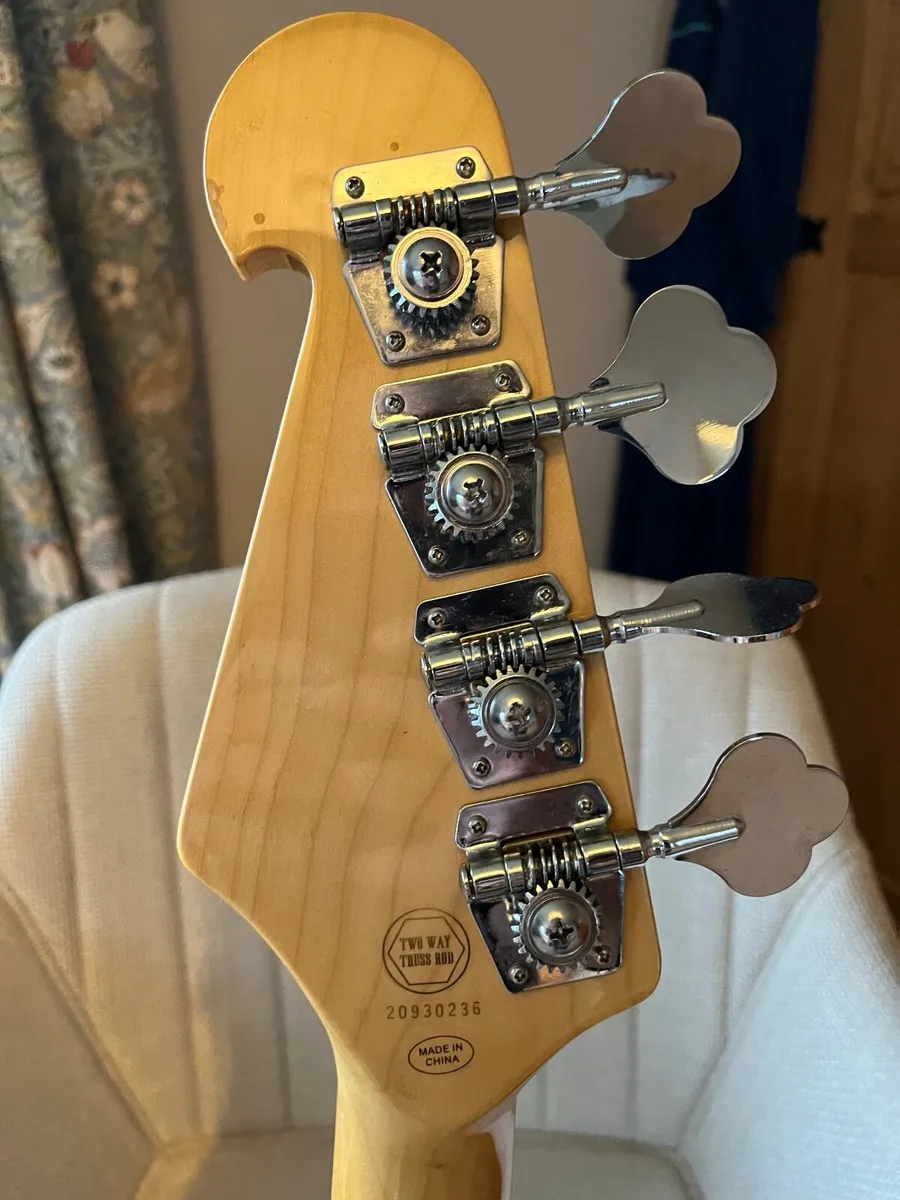 SX VTG Series Bass Guitar - Image 2