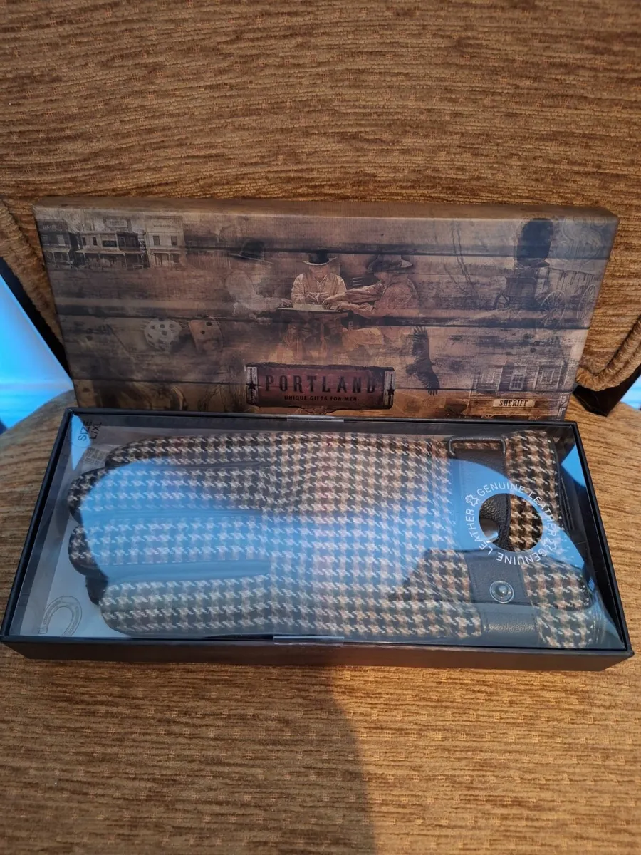 NEW Leather and tweed gloves L/XL - Image 1