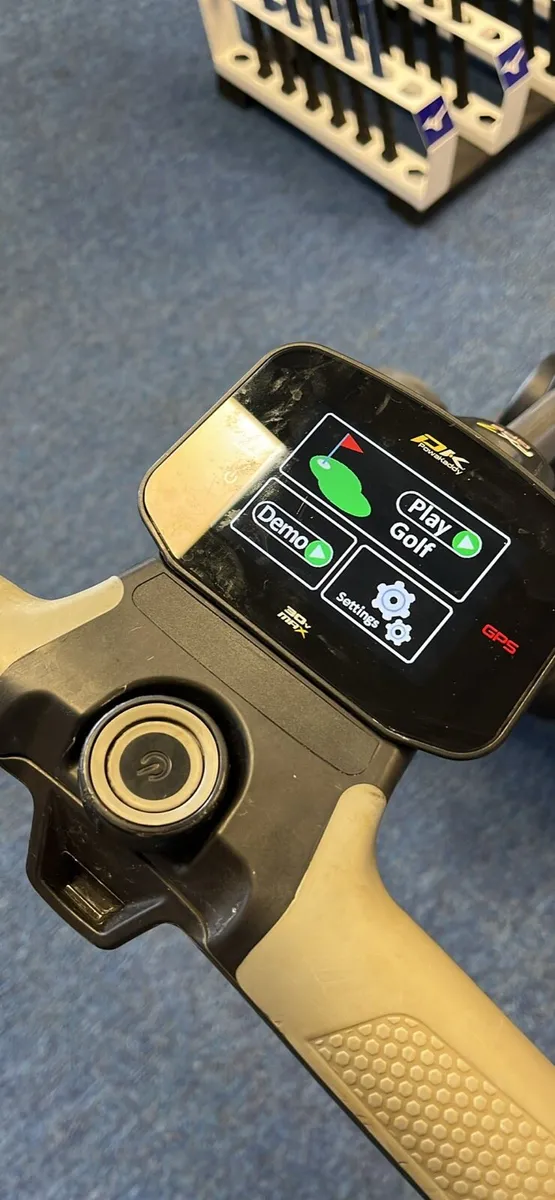 Powakaddy fx7 gps - Image 1