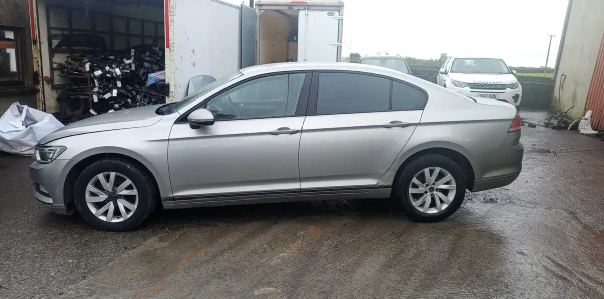2015 VOLKSWAGEN PASSAT  B8 1.6 TDI FOR BREAKING! - Image 3