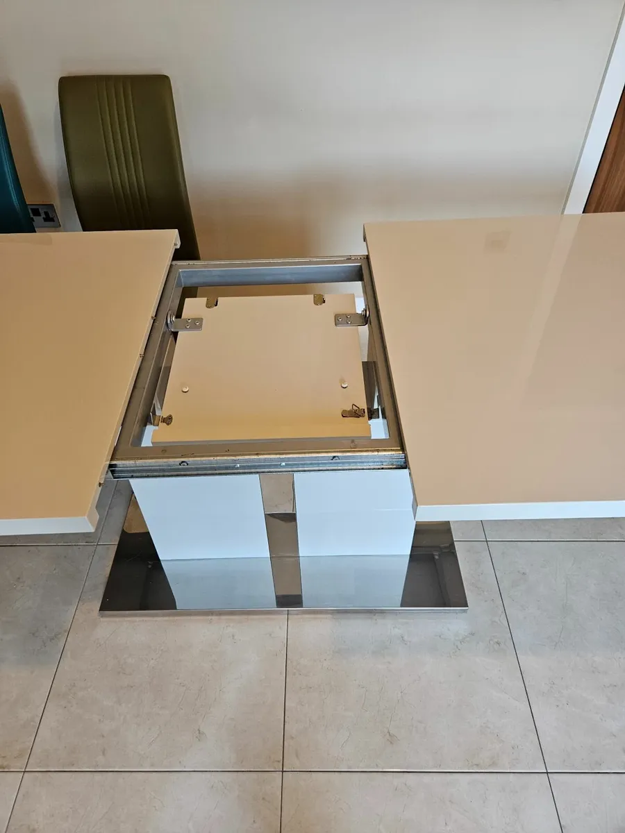 Dining Table - Extendable - Image 3