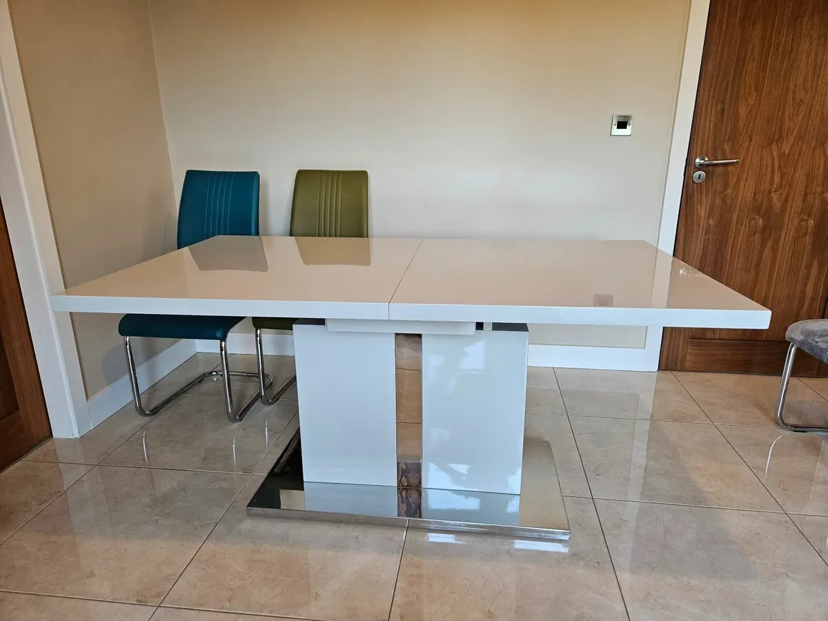 Dining Table - Extendable - Image 4