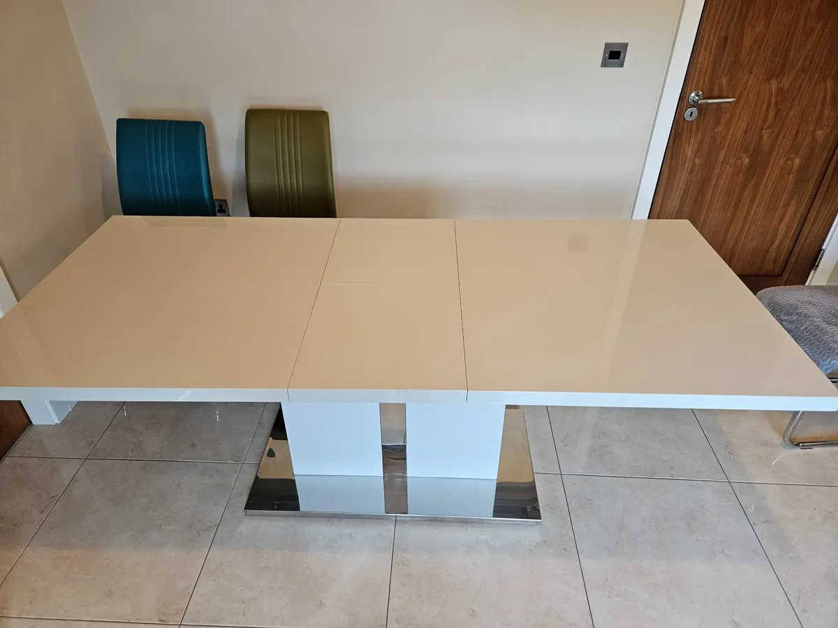 Dining Table - Extendable - Image 1
