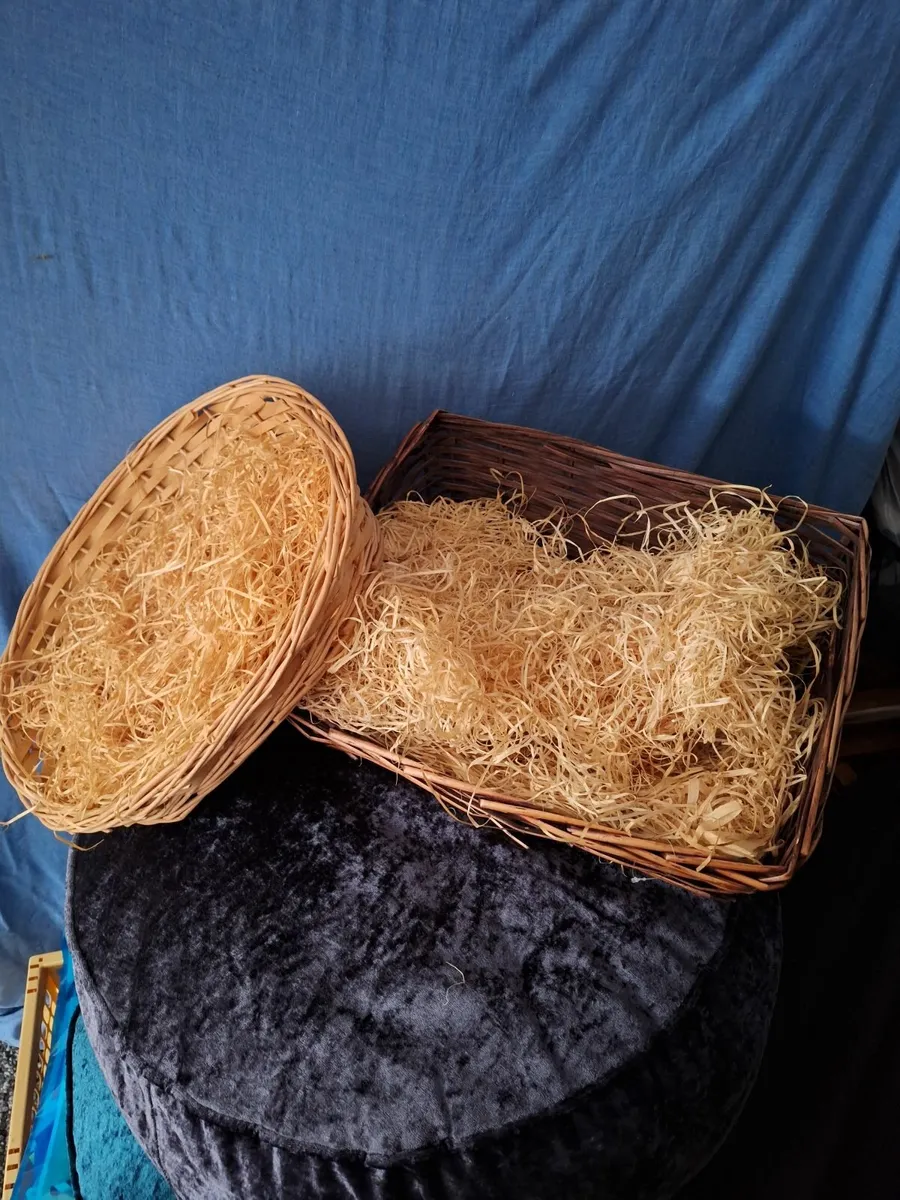 2 x hampers with filling