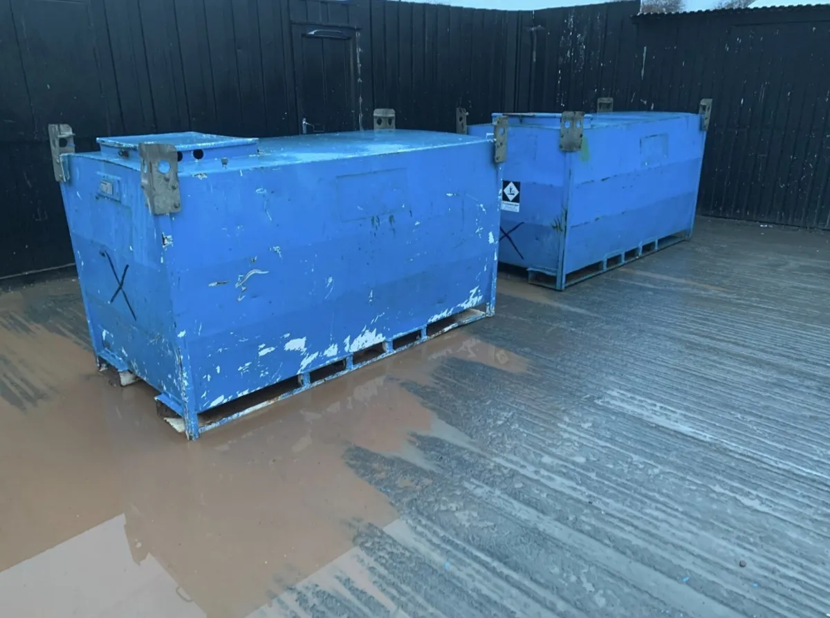 2000L Western Bunded Fuel Bowser - Image 1