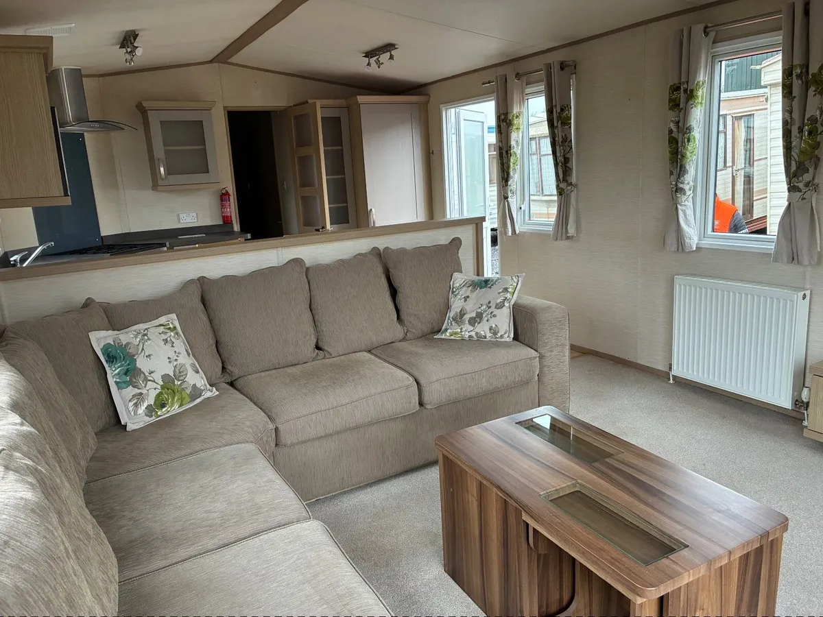 40 FT 3BED WITH A BEAUTIFUL LAY OUT - Image 4