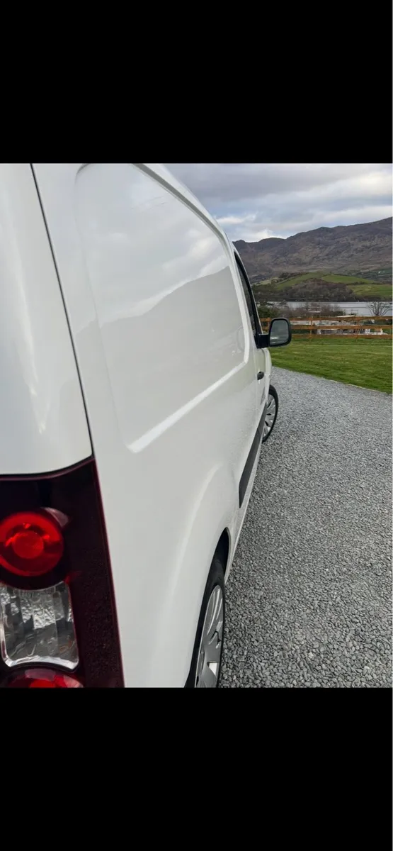 Citreon Berlingo white - Image 4
