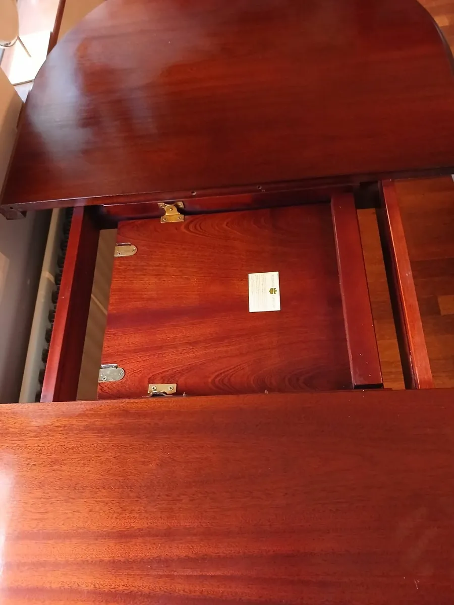 Rosmore Dining Table. - Image 2