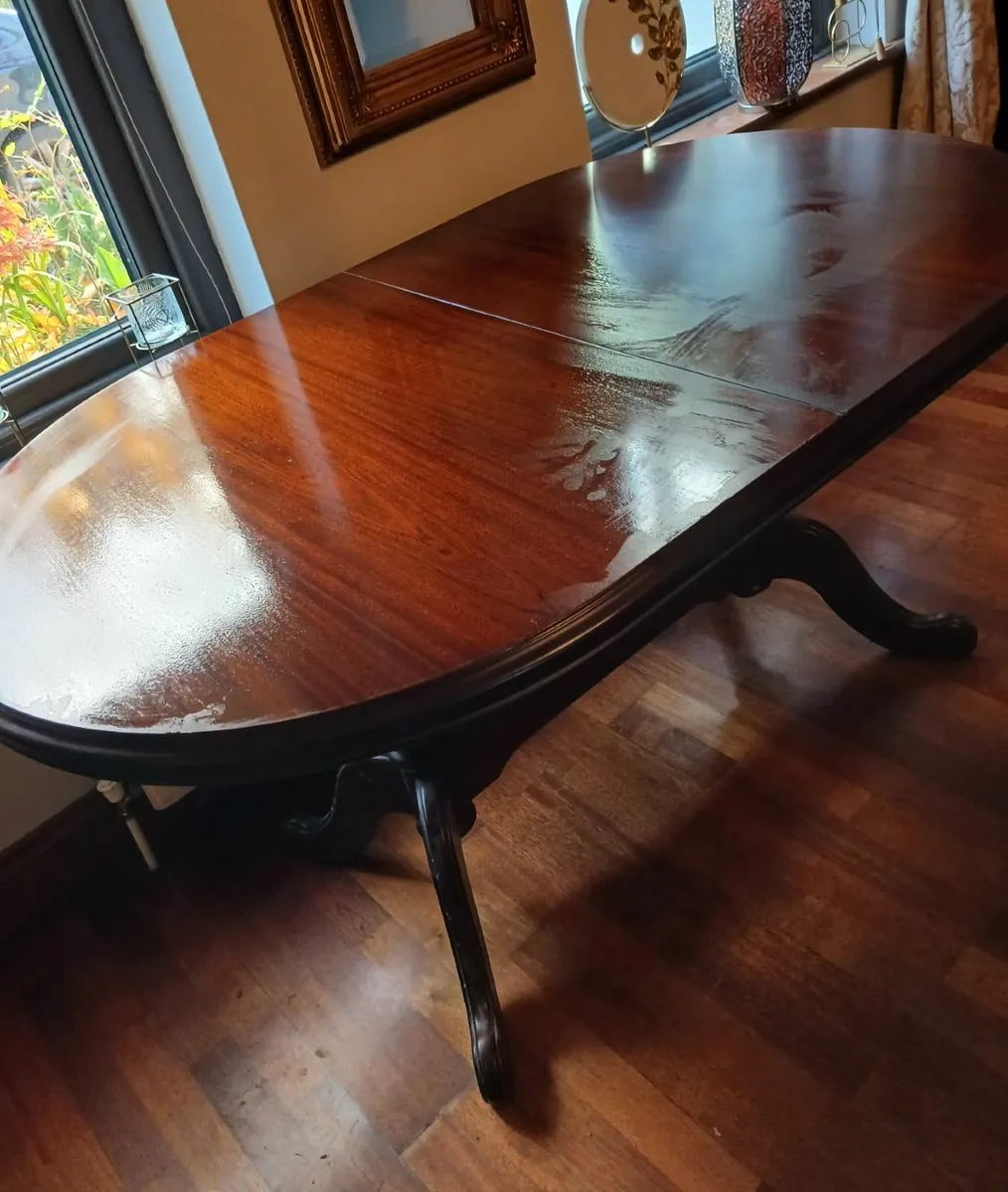 Rosmore Dining Table. - Image 3