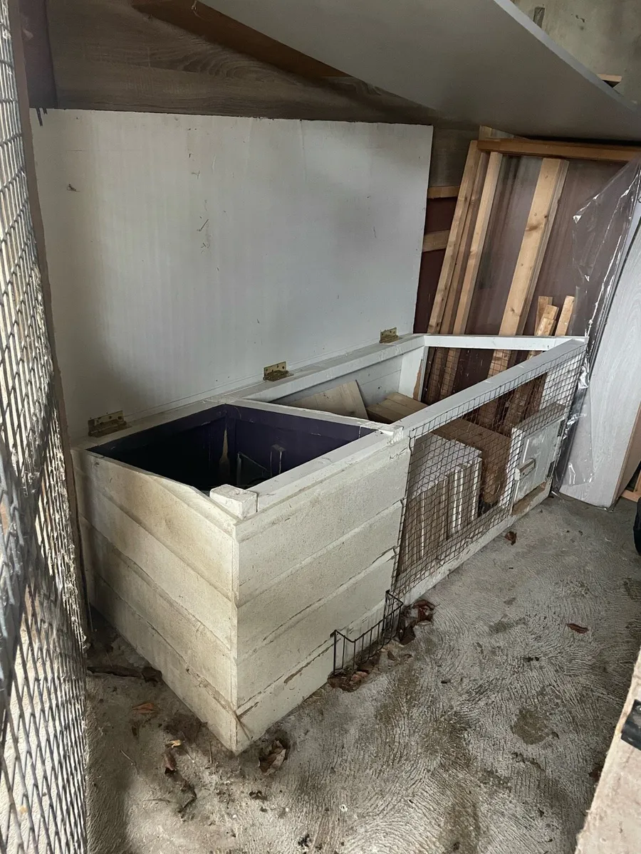 Rabbit hutch - Image 2
